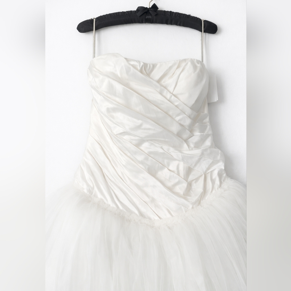 Vera Wang Strapless Ball Gown Wedding Dress Taffeta Tulle NWT Sz 12 Soft White - Picture 5 of 12